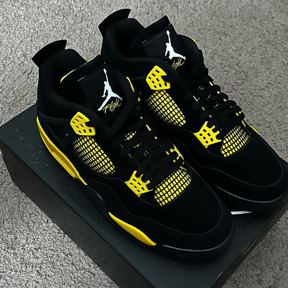 Jordan 4 yellow thunder